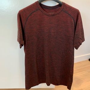 Lululemon M red black workout fitness shirt excellent condition